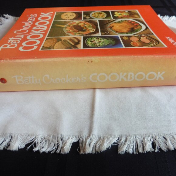 Betty Crocker's Cookbook 10th Printing 1983 - Picture 3 of 6